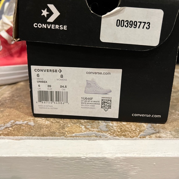 Custom converse shoes men’s size 6 women's size 8
Only wore one time. - Picture 5 of 7